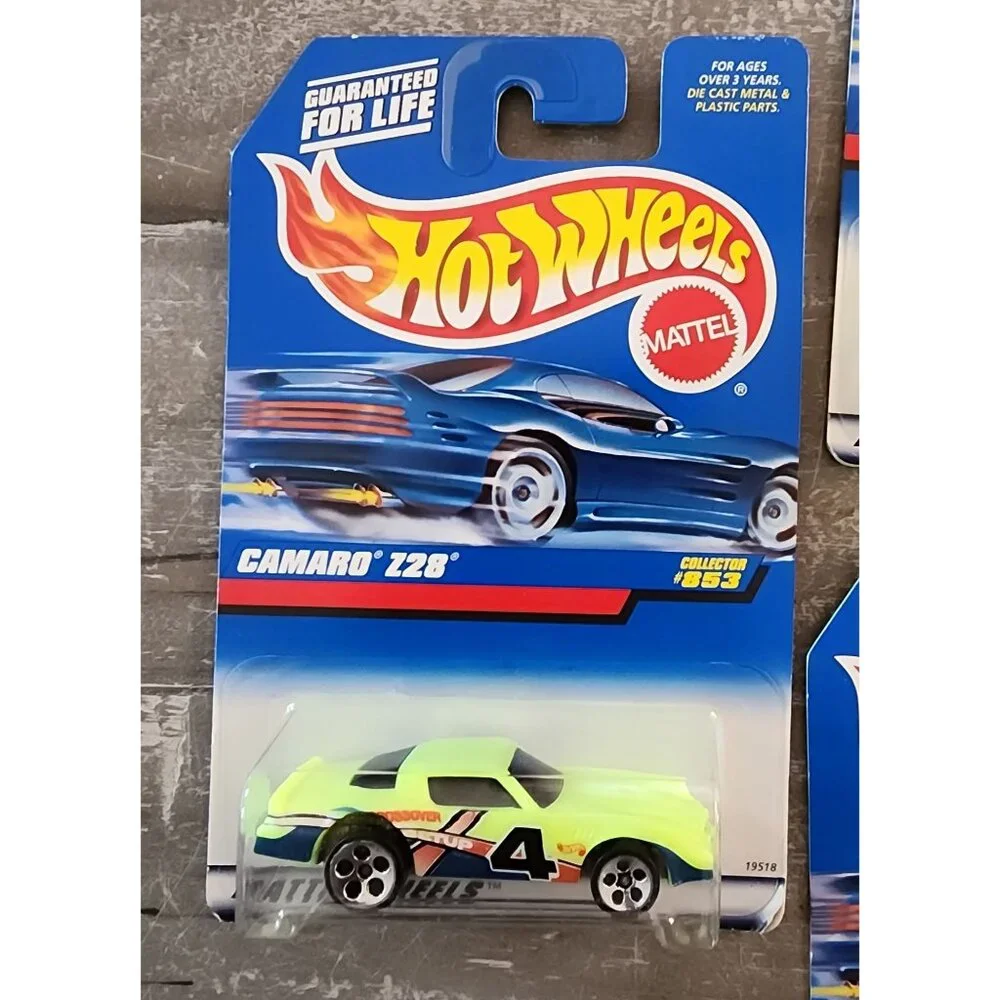 Hot Wheels Lot Of 20 Die-cast Cars Dodge Charger Tech Tones Chevy 1500 Truck‎
